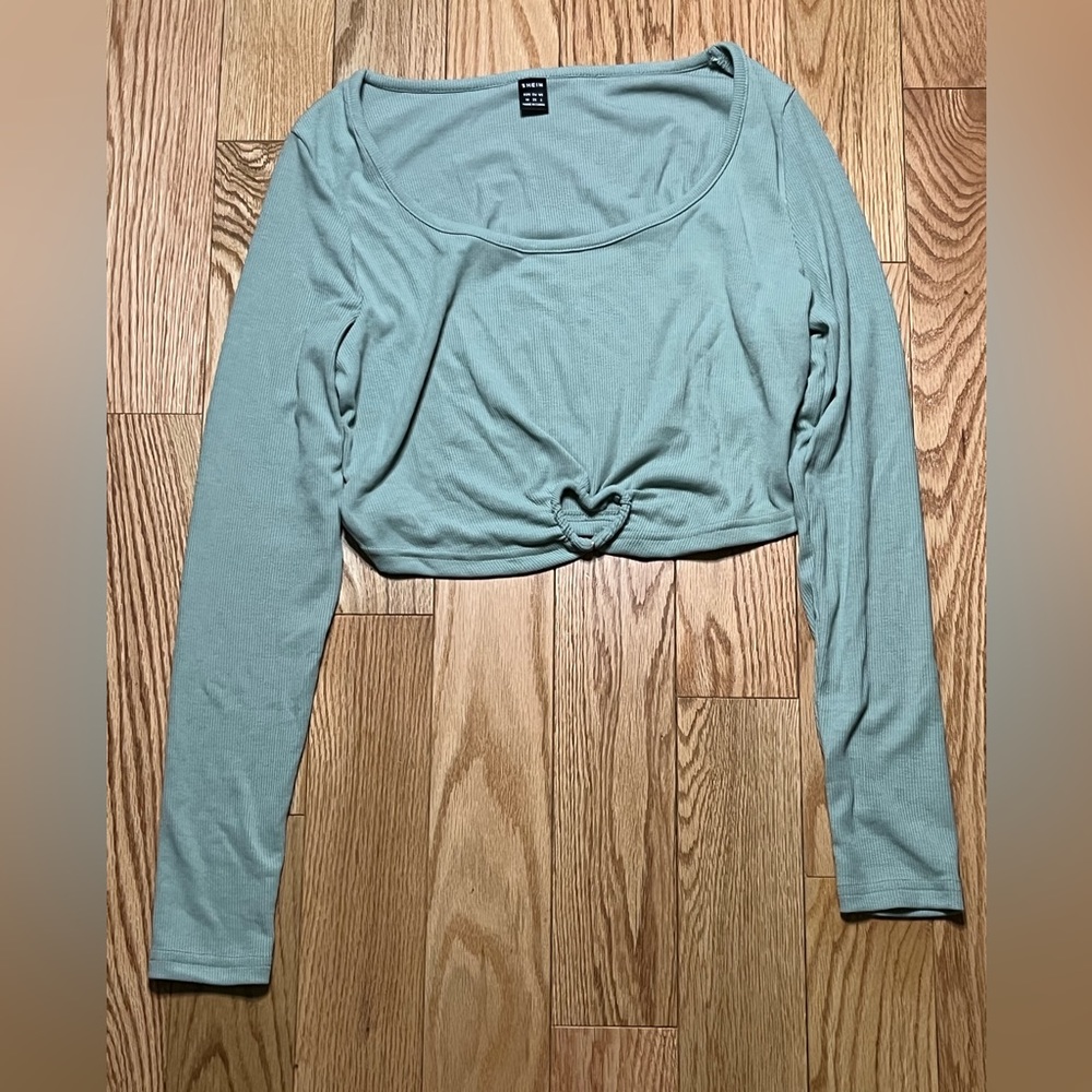 Long sleeve crop top